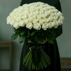 100 Белых Роз 50 см (Траур) фото