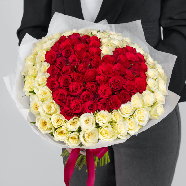 101 Белая и Красная Роза (30-40 см.) сердце