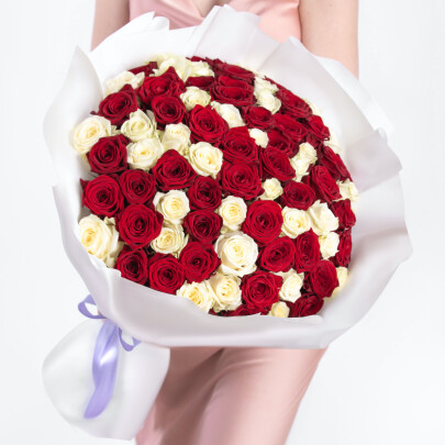 101 Красная и Белая Роза (60 см.) фото