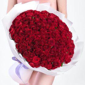 101 Кустовых Красных Роз (60 см.) фото