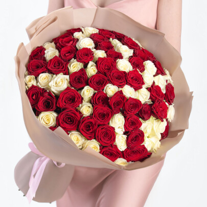 101 Красная и Белая Роза (50 см.) фото