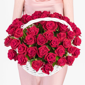 101 Малиновая Роза в корзине фото
