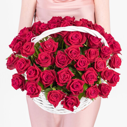 101 Малиновая Роза в корзине фото