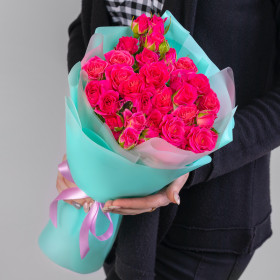 11 Кустовых Ярко-Розовых Роз (40 см.) фото
