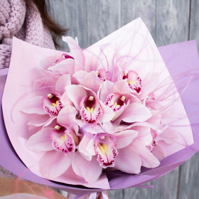 11 Розовых Орхидей с ковылем фото