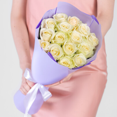 15 Белых Роз (50 см.) фото