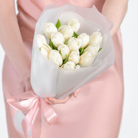 15 Белых Тюльпанов фото