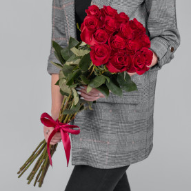 15 Красных Роз (70 см.) фото