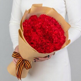 15 Красных Гвоздик в пленке под Георгиевскую ленту фото