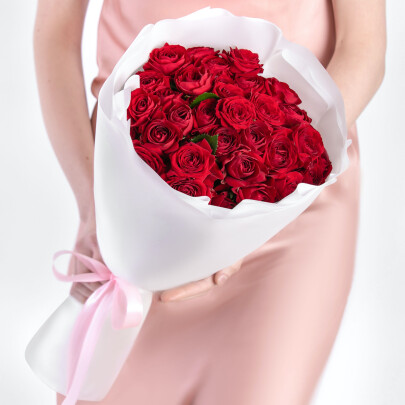 15 Кустовых Красных Роз (60 см.) фото