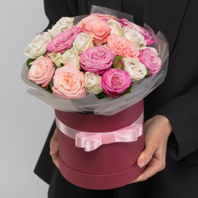 15 Кустовых Пионовидных Роз Микс (40 см.) в коробке фото