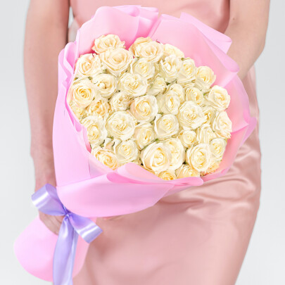 15 Кустовых Белых Роз (50 см.) фото