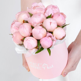 15 Розовых Пионов в коробке фото