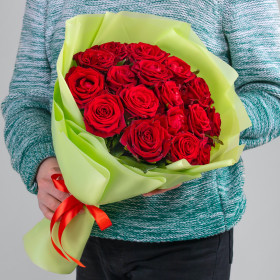 17 Красных Роз (40 см.) фото