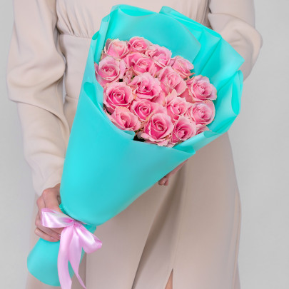 17 Розовых Роз (50 см.) фото