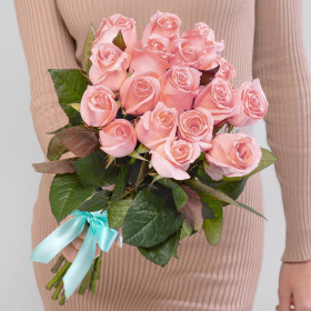 17 Розовых Роз (50 см.) фото