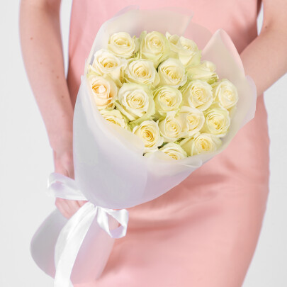 19 Белых Роз (50 см.) 19 Белых Роз (50 см.) фото