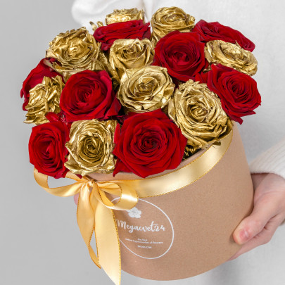 19 Красно-Золотых Роз (40 см.) в коробке фото