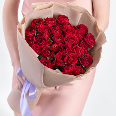 19 Кустовых Красных Роз (60 см.) фото