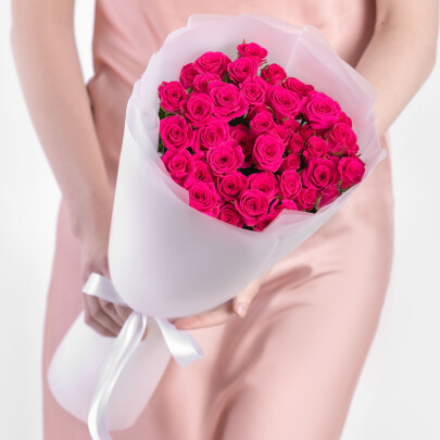 19 Кустовых Малиновых Роз (50 см.) фото