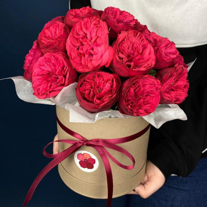 21 Пионовидная Красная Роза (40 см.) в коробке фото