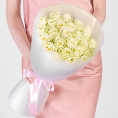 25 Белых Роз (60 см.) фото