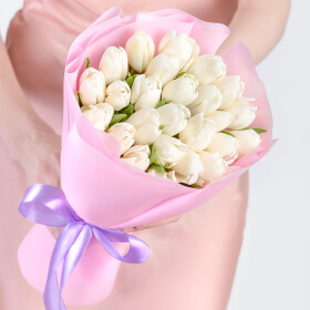 25 Белых Тюльпанов