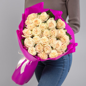 25 Кремовых Роз (70 см.) фото