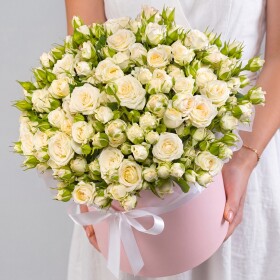25 Кустовых Белых Роз (40 см.) в коробке фото