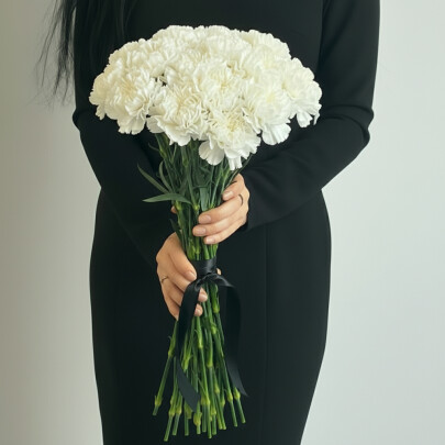 30 Белых Гвоздик (траур) фото