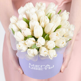 35 Белых Тюльпанов в коробке