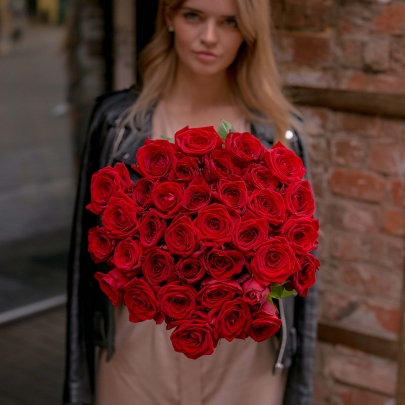 35 Красных Роз (50 см.) фото изображение 4