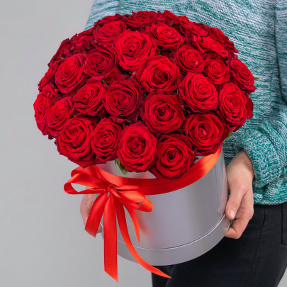 35 Красных Роз (40 см.) в коробке фото