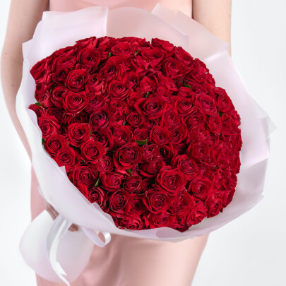 35 Кустовых Красных Роз (60 см.) фото