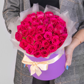 35 Малиновых Роз (30-40 см.) в коробке фото