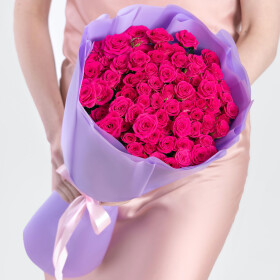 35 Кустовых Малиновых Роз (60 см.) фото