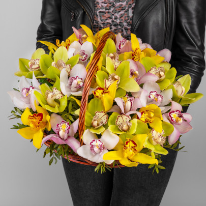 35 Орхидей Микс в корзине фото