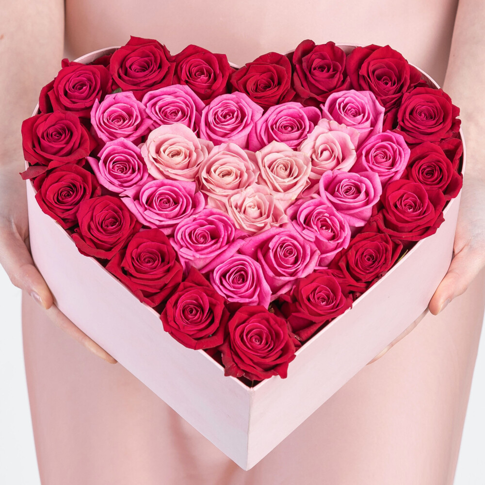 35 Разноцветных Роз Микс в коробке сердце