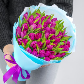 45 Фиолетовых Тюльпанов в пленке фото