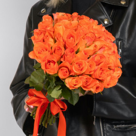45 Ярко-Оранжевых Роз (30 см.) фото
