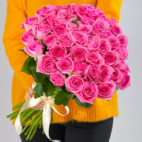 45 Ярко-Розовых Роз (40 см.) фото