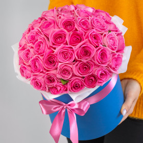 45 Ярко-Розовых Роз (40 см.) в коробке фото