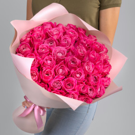 45 Ярко-Розовых Роз (40 см.) в упаковке фото