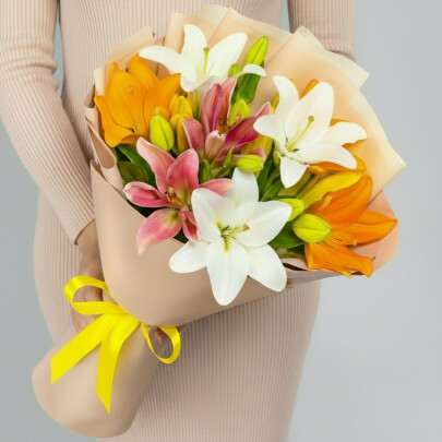 5 Разноцветных Лилий Микс фото