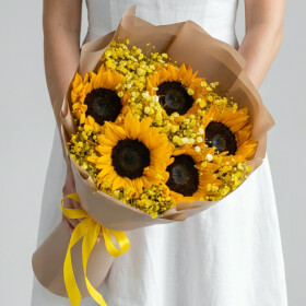 Букет "5 Подсолнухов и Гипсофила Желтая" фото