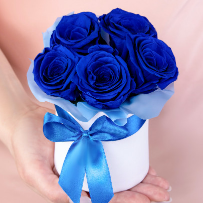 5 Синих Роз стабилизированных в коробке фото