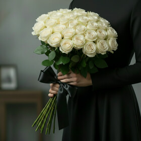 50 Белых Роз 50 см (Траур) фото
