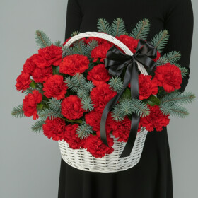 Траурная Композиция из Красных Гвоздик и Нобилиса в корзине фото