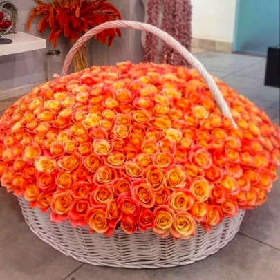 501 Ярко-Оранжевая Роза в корзине фото
