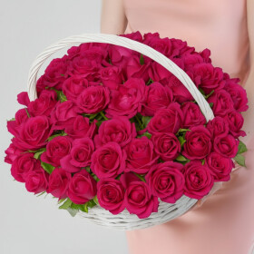 51 Малиновая Роза Шангри Ла в корзине фото